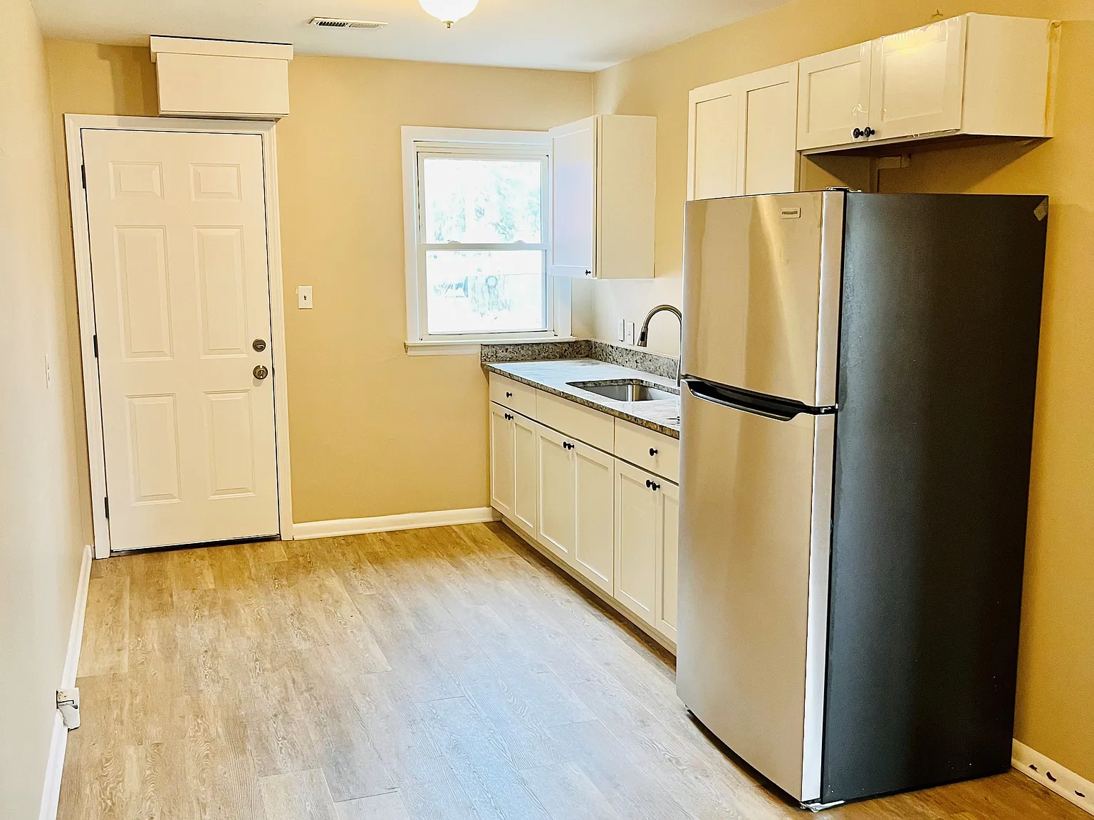 1 bed, 680 sqft, $1,075 — Photo 4