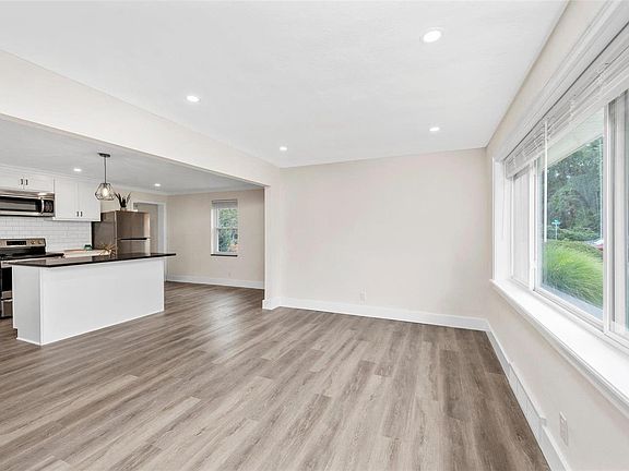4th image of 8038 Troost Ave