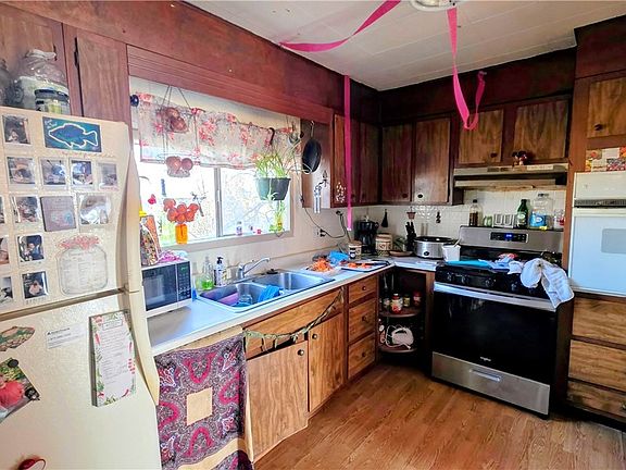 5th image of 1301 Ridgeway Ave