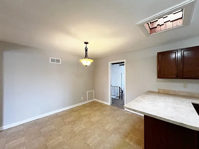 3 bed, 1380 sqft, $1,399 — Photo 2