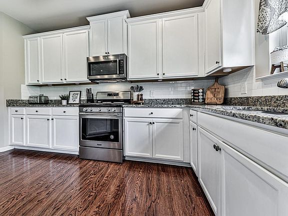 4th image of 232 Stonewood Creek Dr
