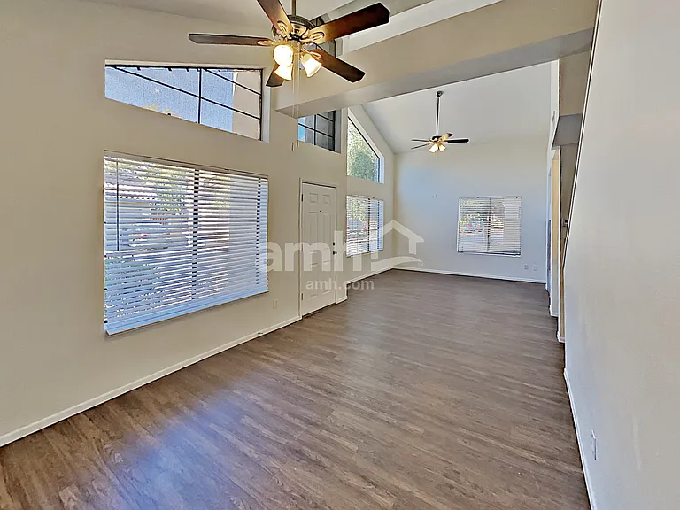 1345 N Brittany Ln — Photo 7