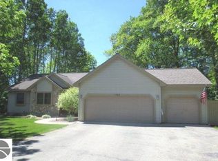 1573 Bannister Rd, Traverse City, MI 49685