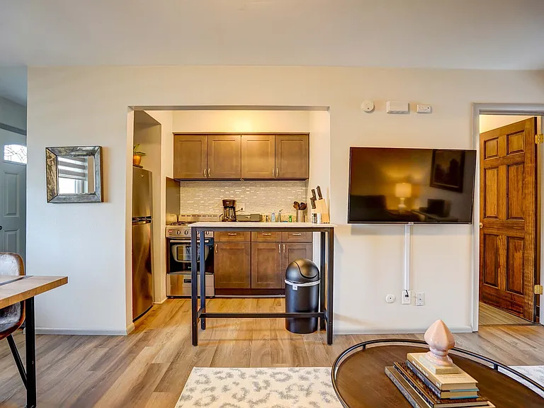 S 94th Pl — Photo 10