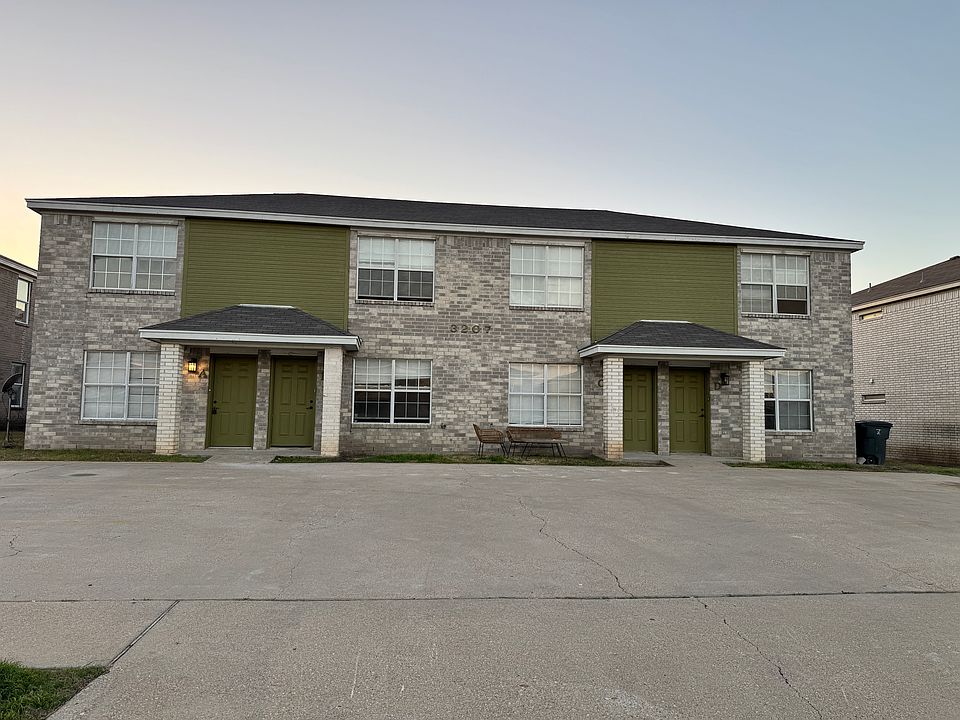 1st image of 3207 Hereford Ln #B