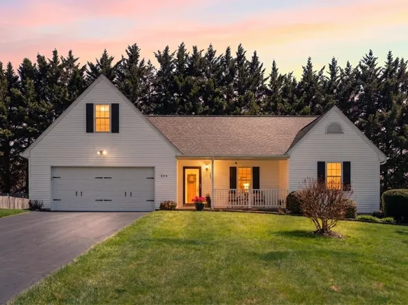 204 Devon Ct, Waynesboro, VA 22980