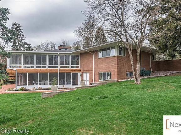 3rd image of 35666 Castlemeadow Dr