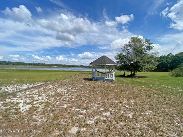 148 SWAN LAKE Drive, Melrose, FL 32666