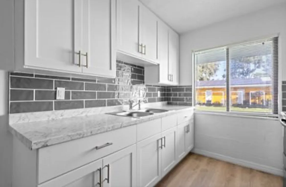 2406 11th St W — Photo 1