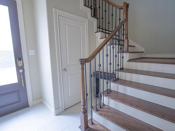 2nd image of 8908 Lakeshore Bend Dr