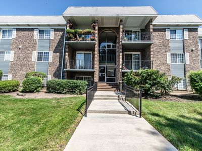 1505 N Windsor Dr APT 206, Arlington Heights, IL, 60004