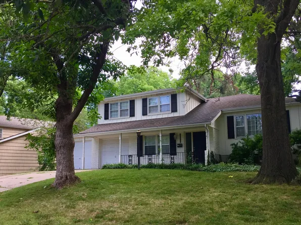 9315 Kessler Ln, Overland Park, KS 66212