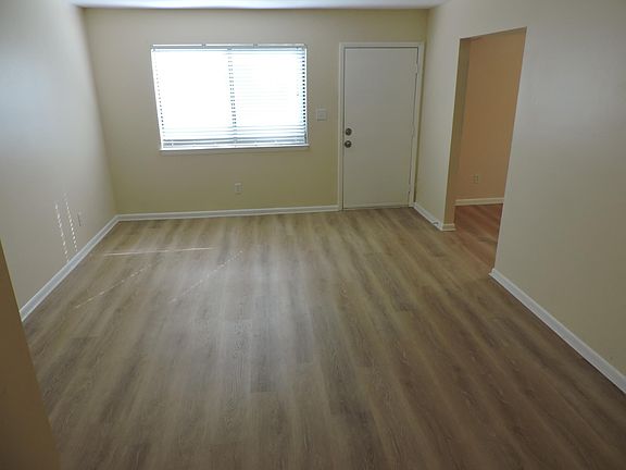 3rd image of 1512 Monterry Pl