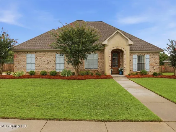 116 Bridge Walk Dr, Canton, MS 39046