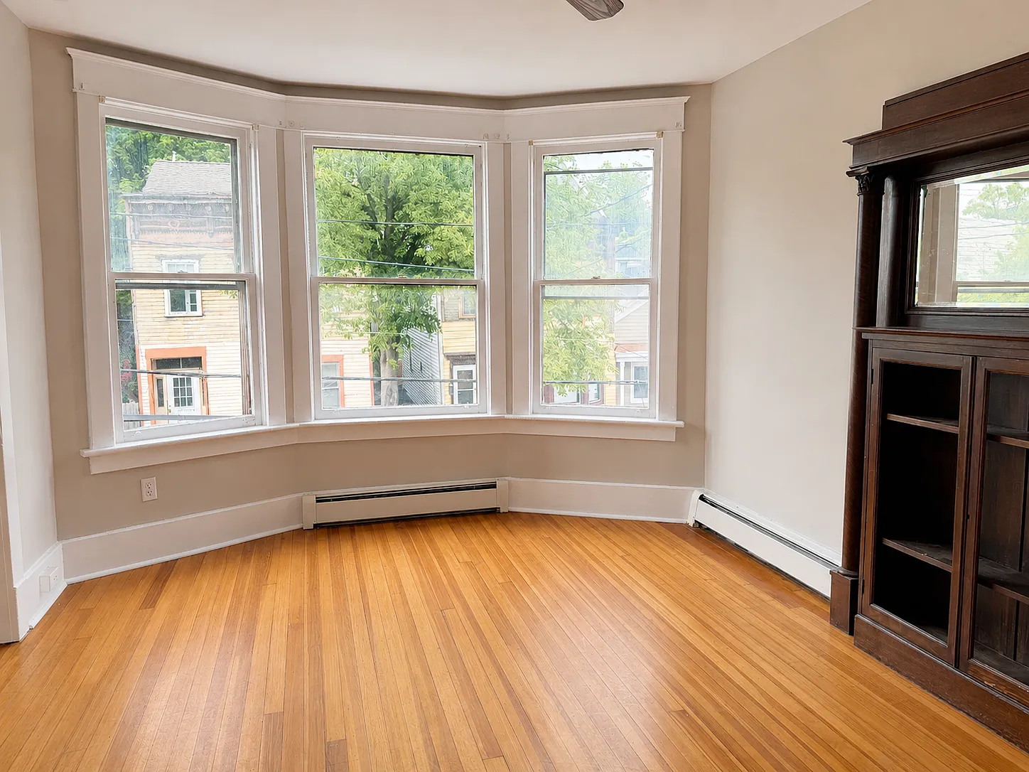 4 bed, 1200 sqft, $1,775 — Photo 3