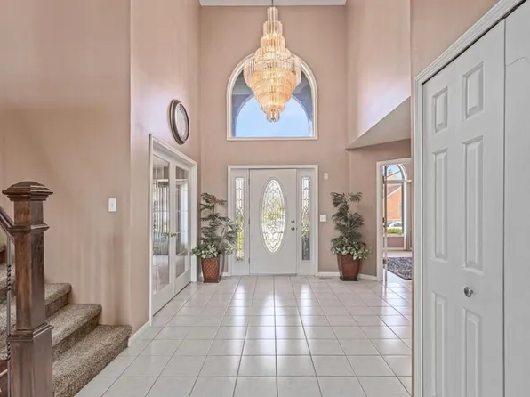 14466 Doebler Dr, Shelby Township, MI 48315