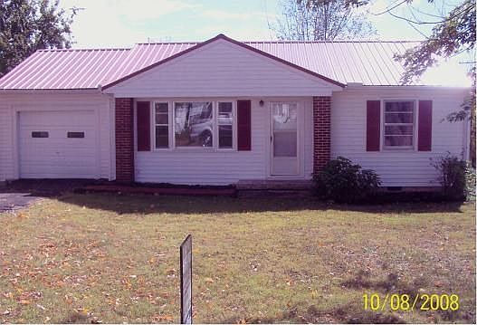 1st image of 415 W Terrace Ln