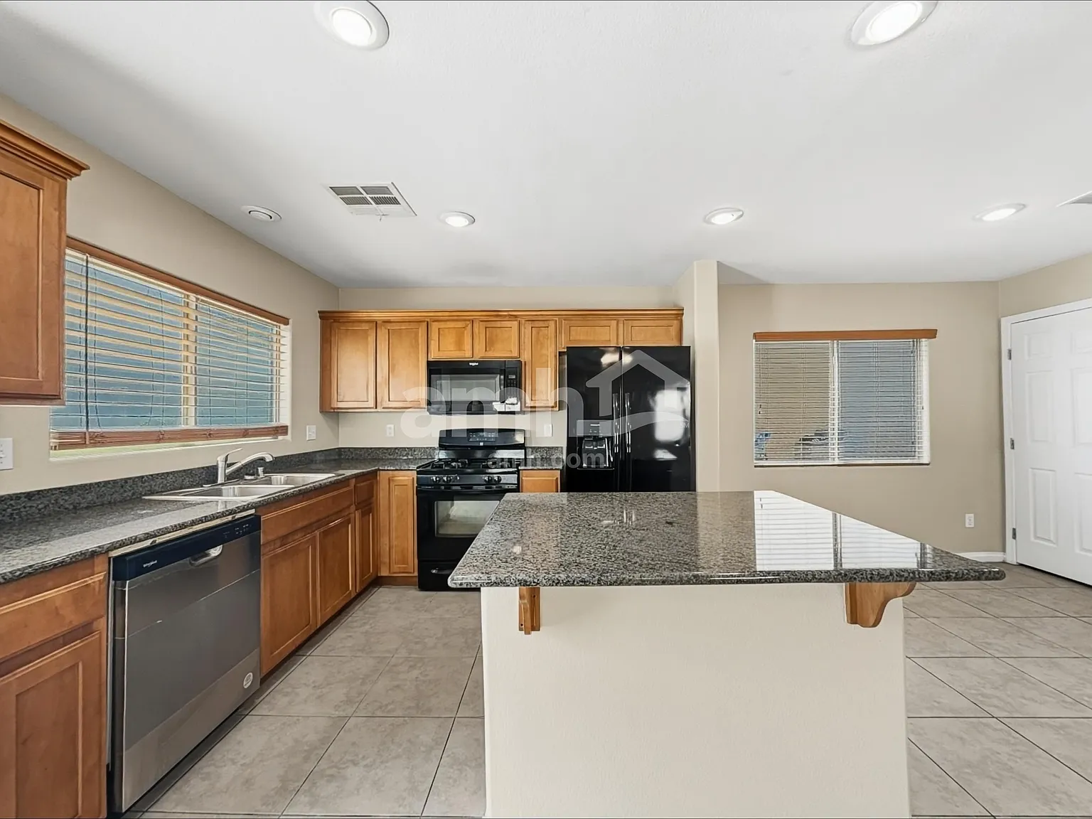 3 bed, 2.5 bath, 1750 sqft, $2,140 — Photo 3