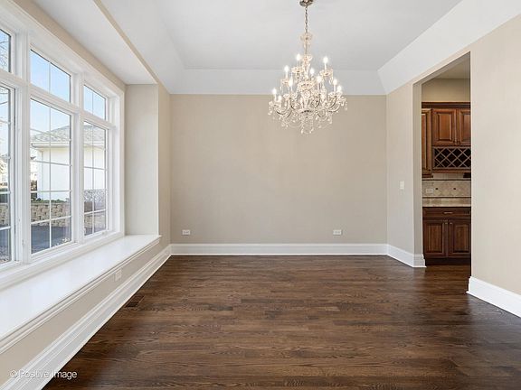 4th image of 212 Holmes Ave