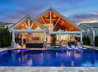 4049 Shadowbrook Rd, Waxhaw, NC 28173