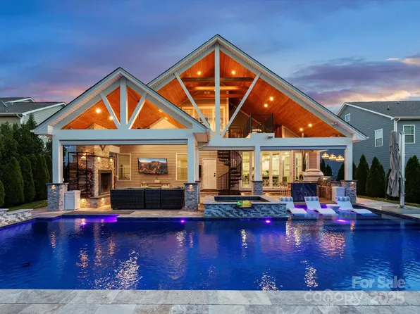 4049 Shadowbrook Rd, Waxhaw, NC 28173