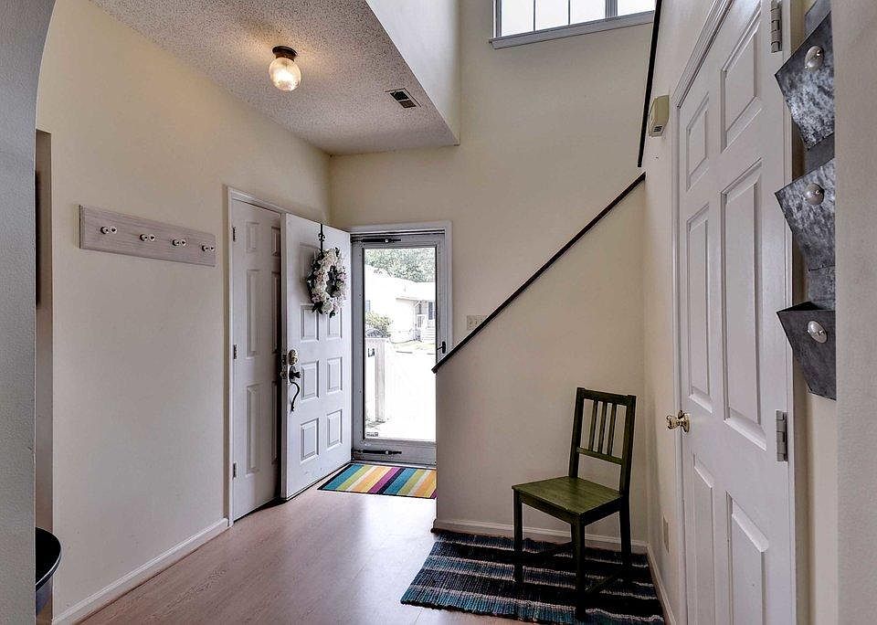 1st image of 5304 Nicholas Ct