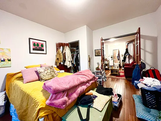 Rented by Bond New York | media 9