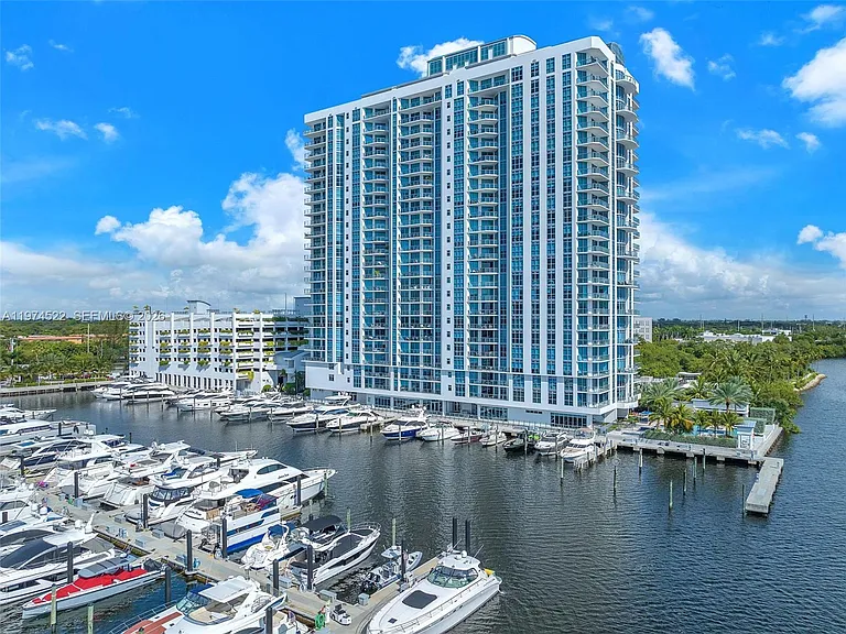 17111 Biscayne Blvd #411 — Photo 40