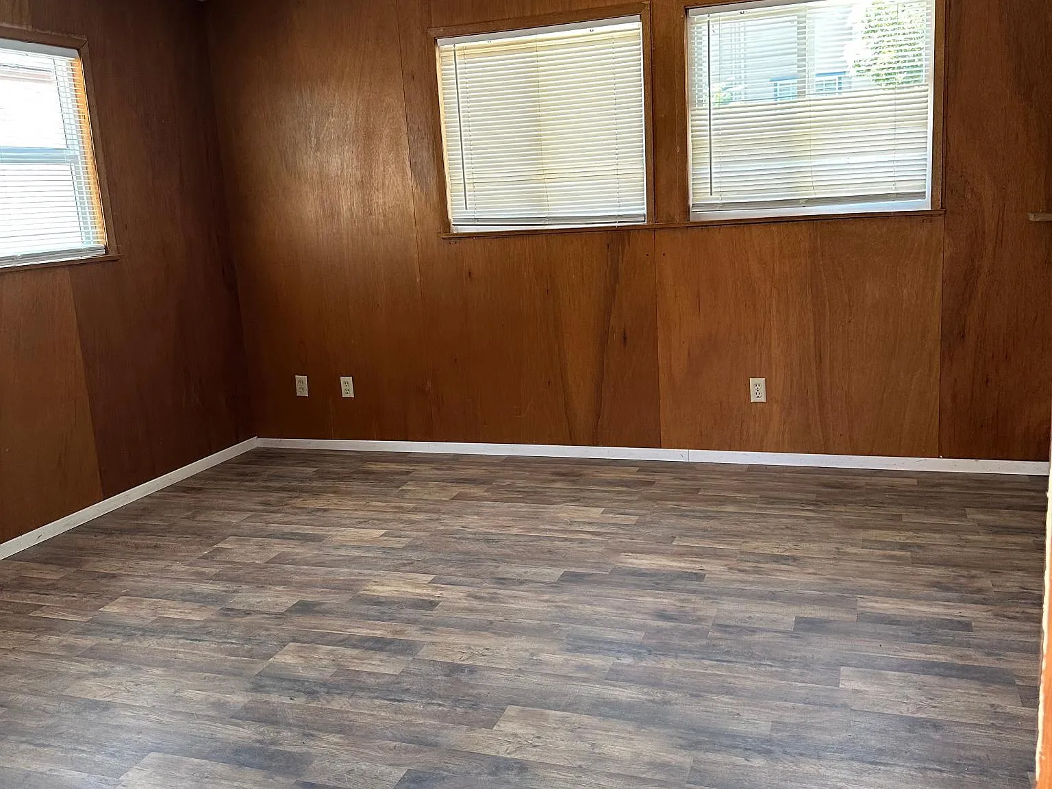 41186 Roberts Ave — Photo 2