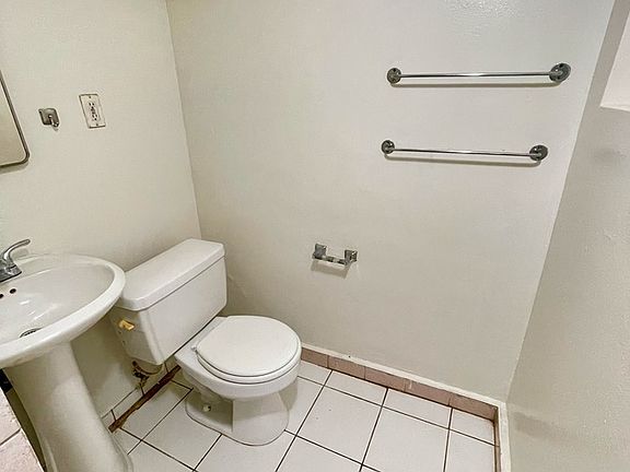 5th image of 1016 Palm Ave #B