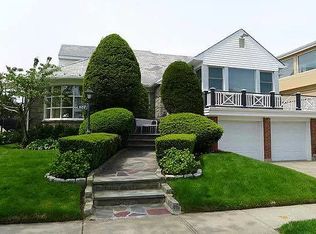187 Beach 137 St, Rockaway Park, NY 11694