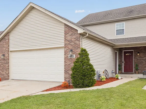 605 Circle Dr, Coal City, IL 60416