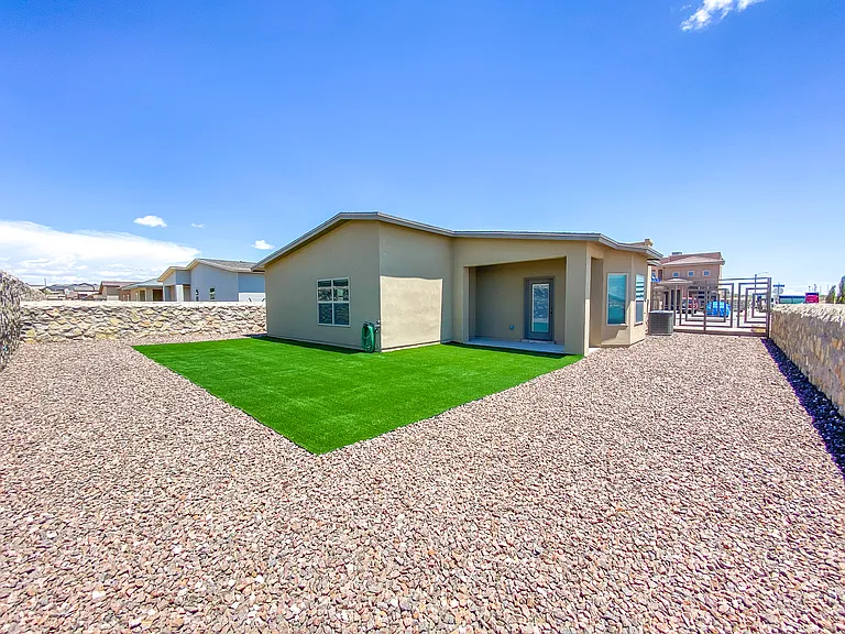 445 Stetson Dr — Photo 10
