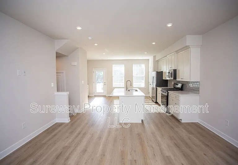 8 Foxwood Dr — Photo 18