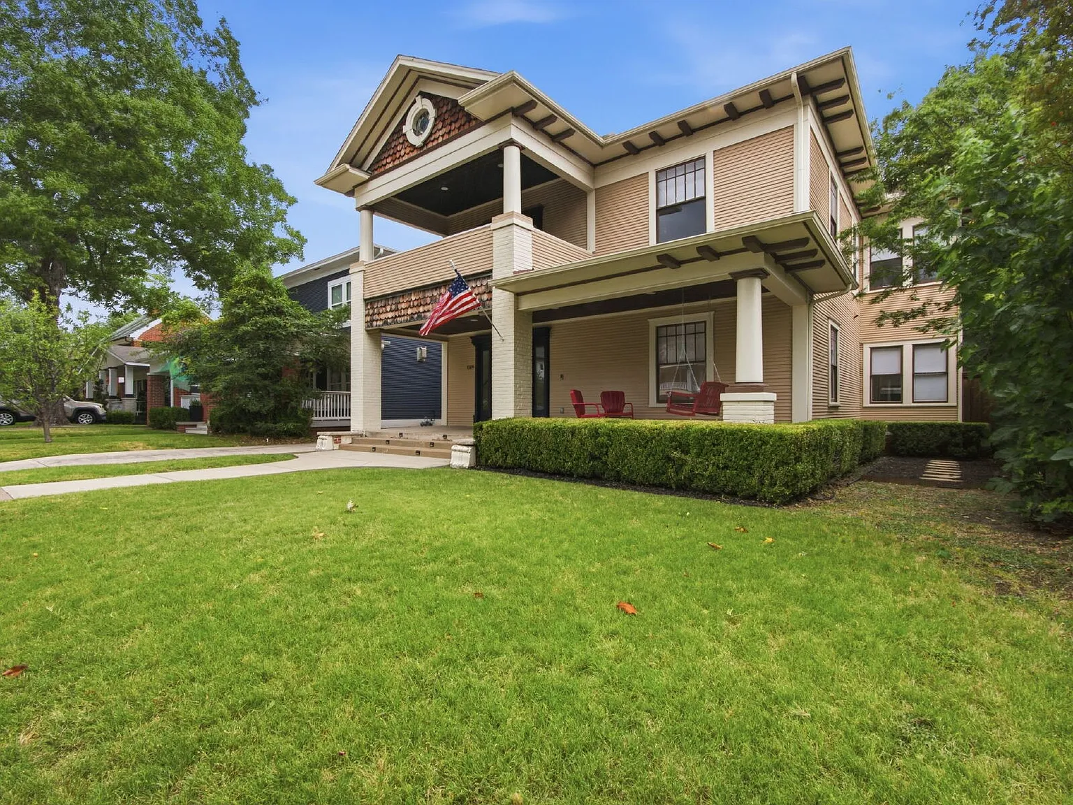4 bed, 2.5 bath, 2880 sqft, $6,195 — Photo 2