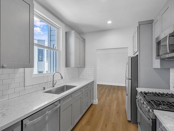 2nd image of 5028 Geary Blvd #D