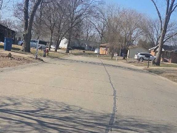 5th image of 419 Woodbridge Dr