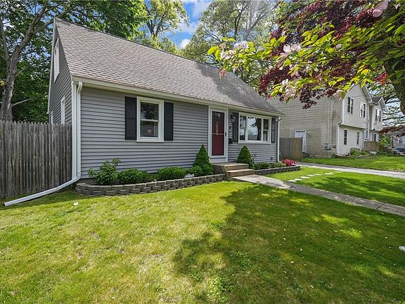 3rd image of 17 Flynn Ave