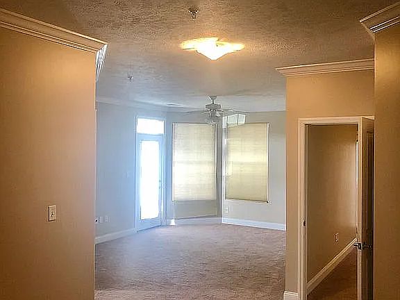 4th image of 2528 Suncrest Vlg #2528