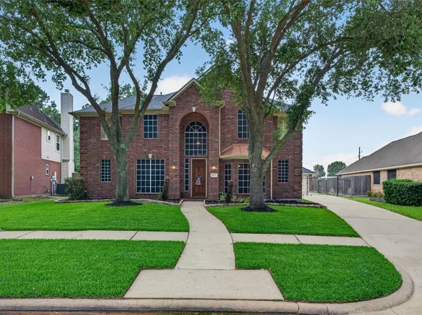 9015 Newburgh Dr, Houston, TX 77095
