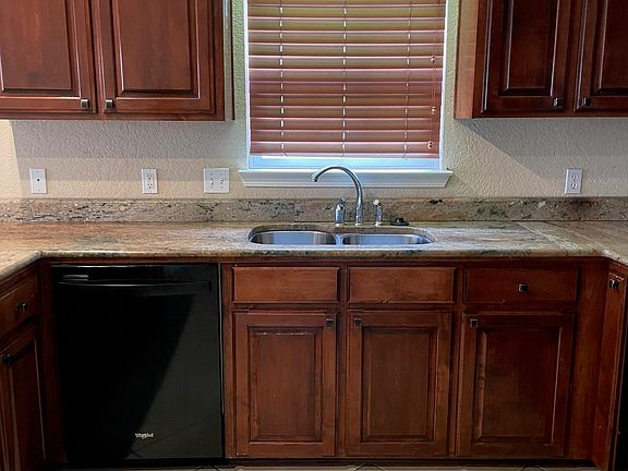 4th image of 451 Lakeland Dr APT B4