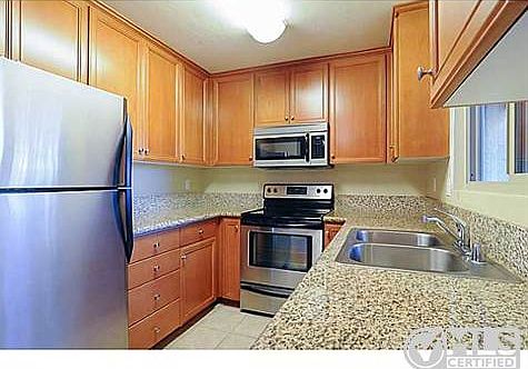 2nd image of 1423 Graves Ave Unit 115