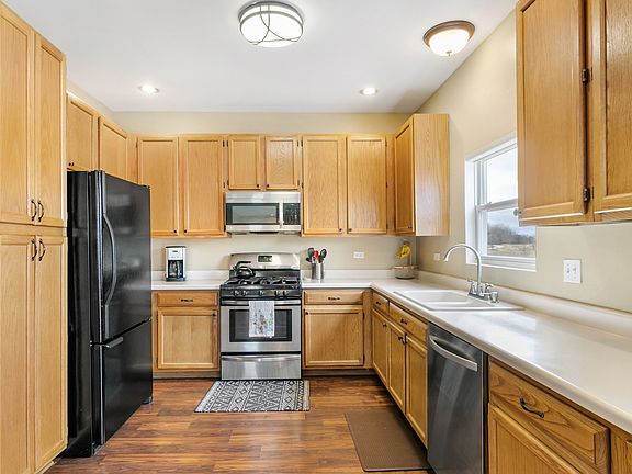 4th image of 602 Brooking Ct