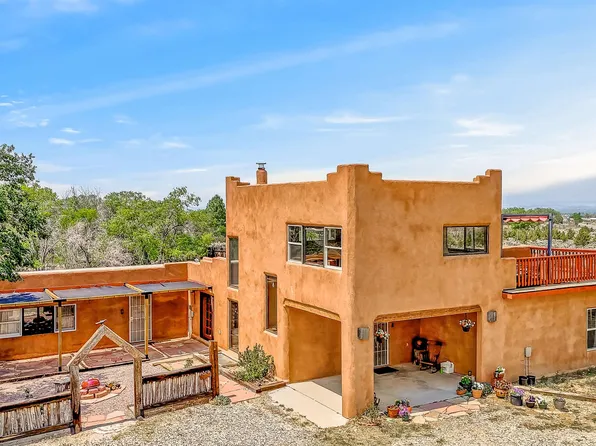 176 Maestas Rd, Ranchos De Taos, NM 87557