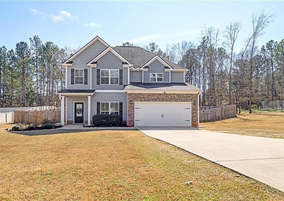 1st image of 125 Clear Springs Dr