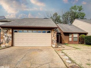 11 Sand Trap Dr, Maumelle, AR 72113