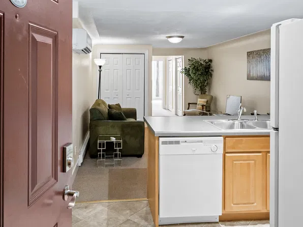 210 S James St, Ludington, MI