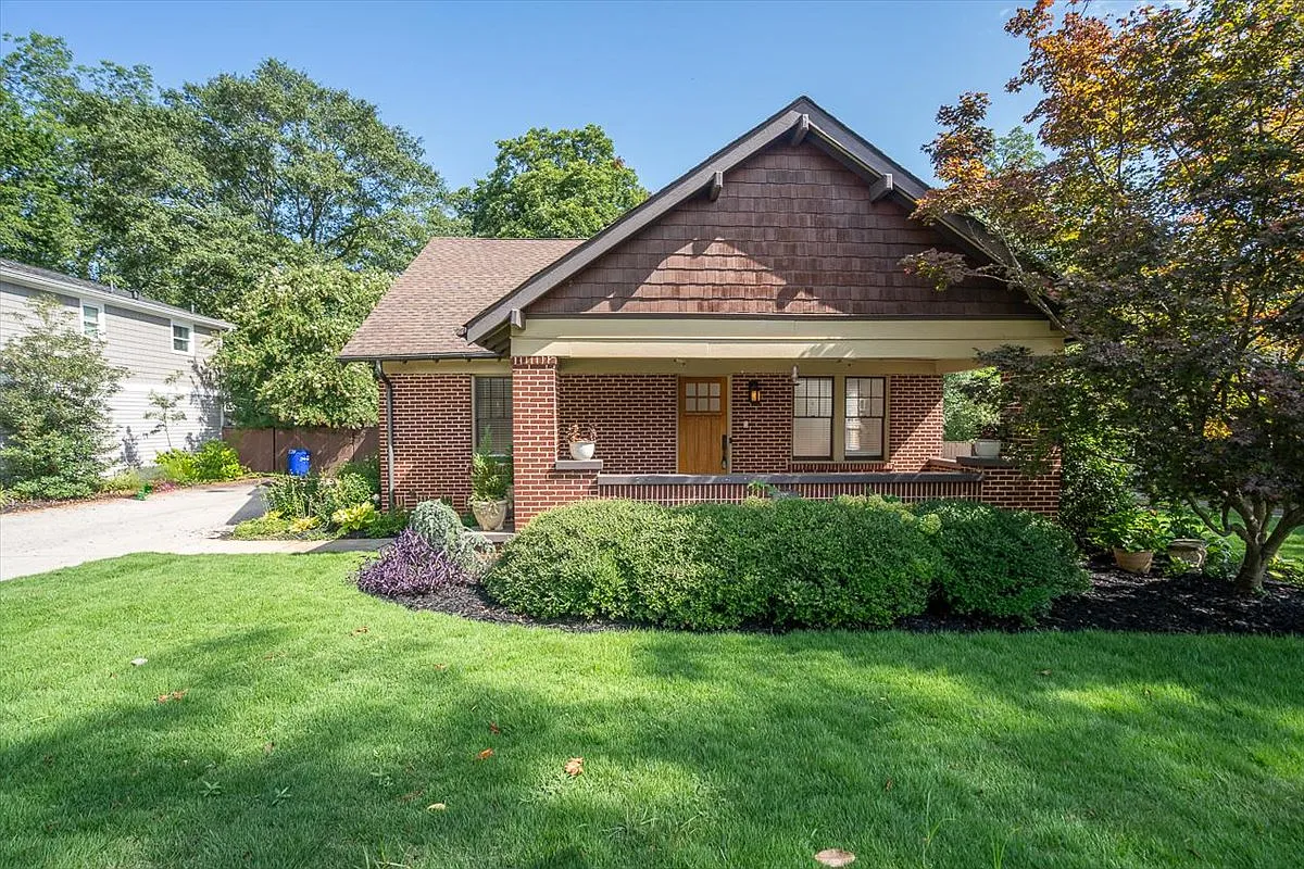 3 bed, 2800 sqft, $3,050 — Photo 1