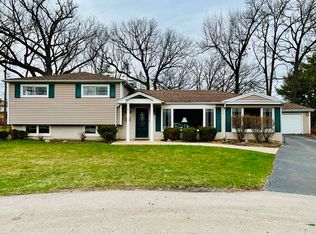 1322 Pfingsten Rd, Glenview, IL 60025