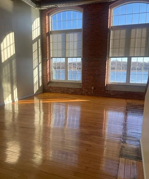 Victoria Riverside Townhouse Lofts — Photo 56